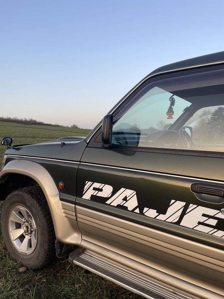 Mitsubishi Pajero 2