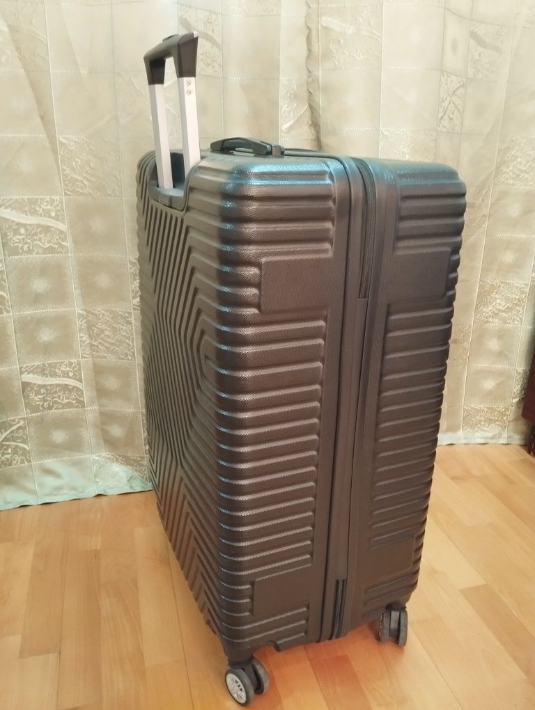 Продаются чемоданы