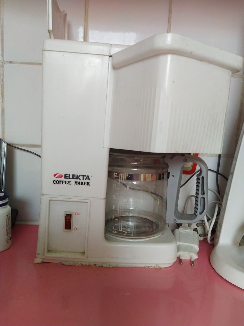 Продам кофеварку