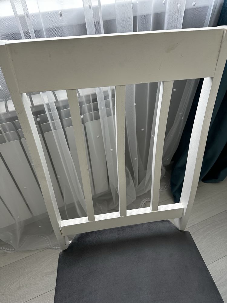 Продам стол и 4 стула