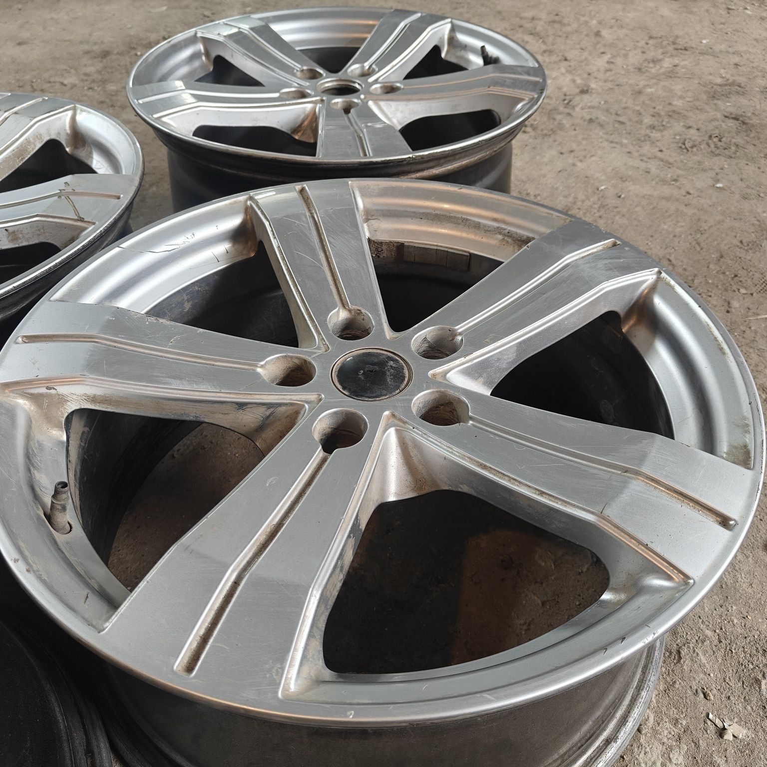 R18 PCD 5 *114,3 Комплект легкосплавных дисков