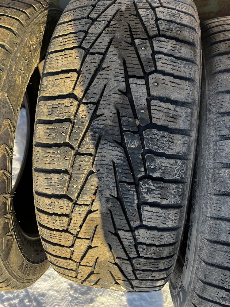 Продам зимнюю резину 245/55 R19 Nokian hakapelita