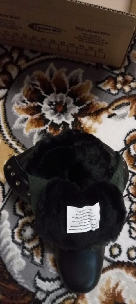 Продам новые берцы