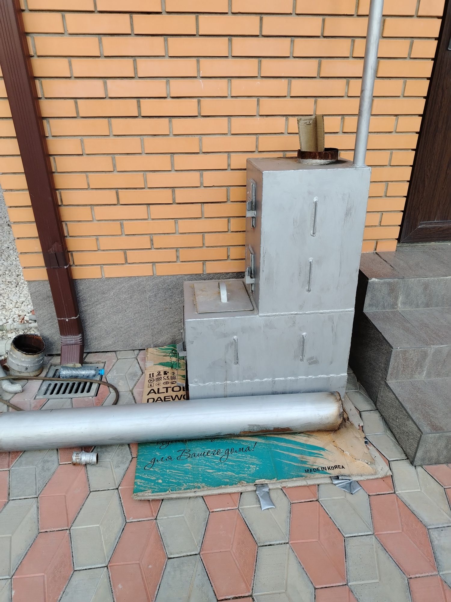 Продам печку башмак, на 140 квадратных метров, печка новая.
