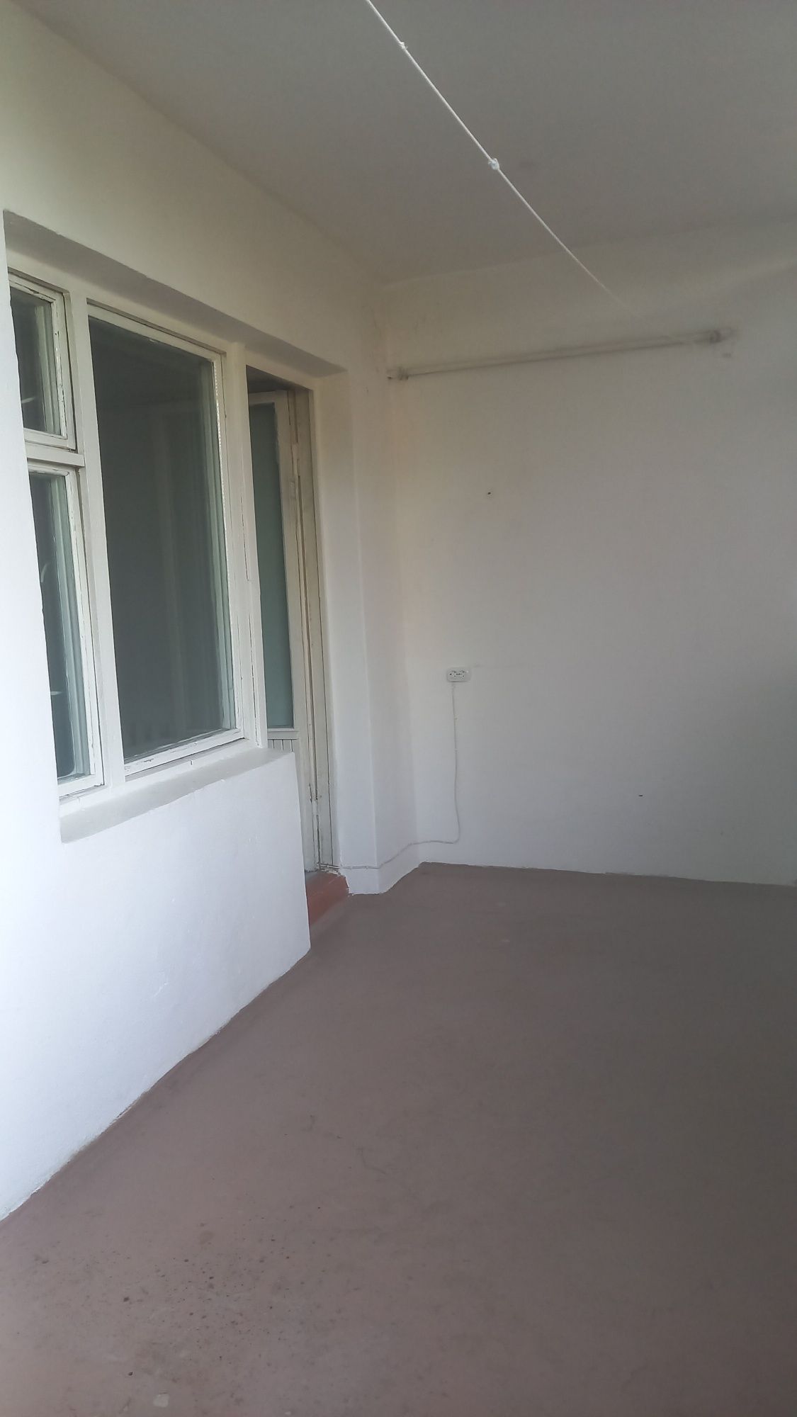 Продам 2 комнатную в Таразе