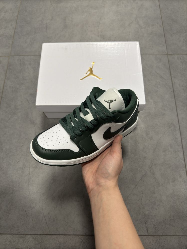 Air Jordan 1 Low WMNS Galactic Jade