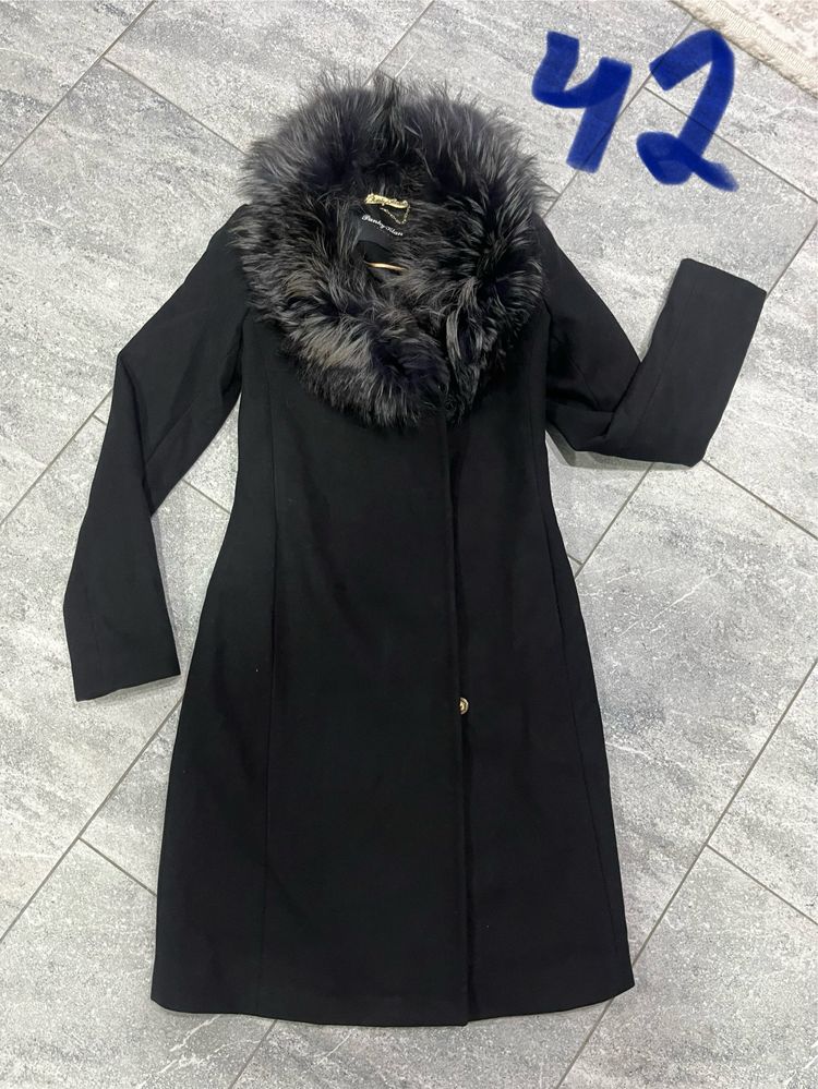 Продам женские пальто и куртки