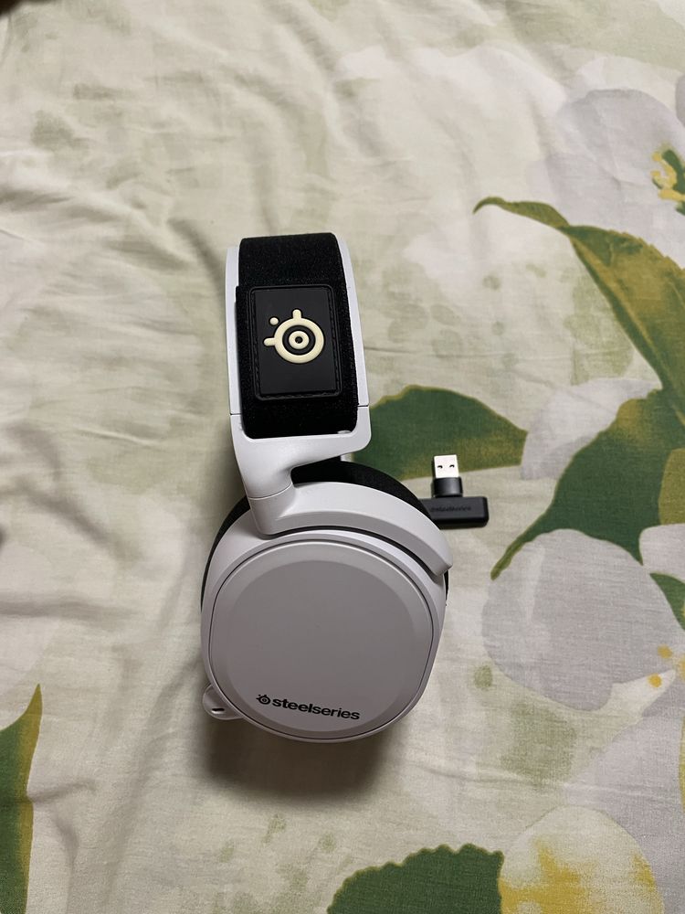 Наушники SteelSeries Arctis 7p+ белый