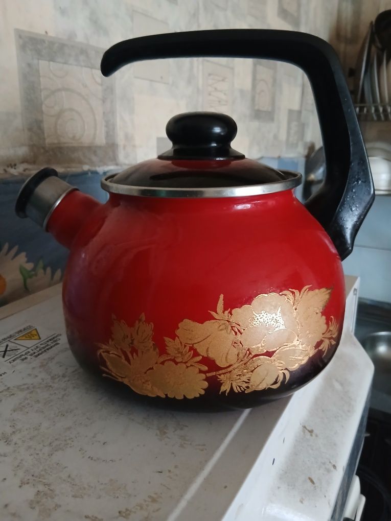 Продаю чайник свисток