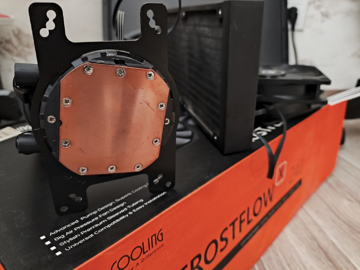 Продам водянку (водяное охлаждения ID - Cooling FX240)
