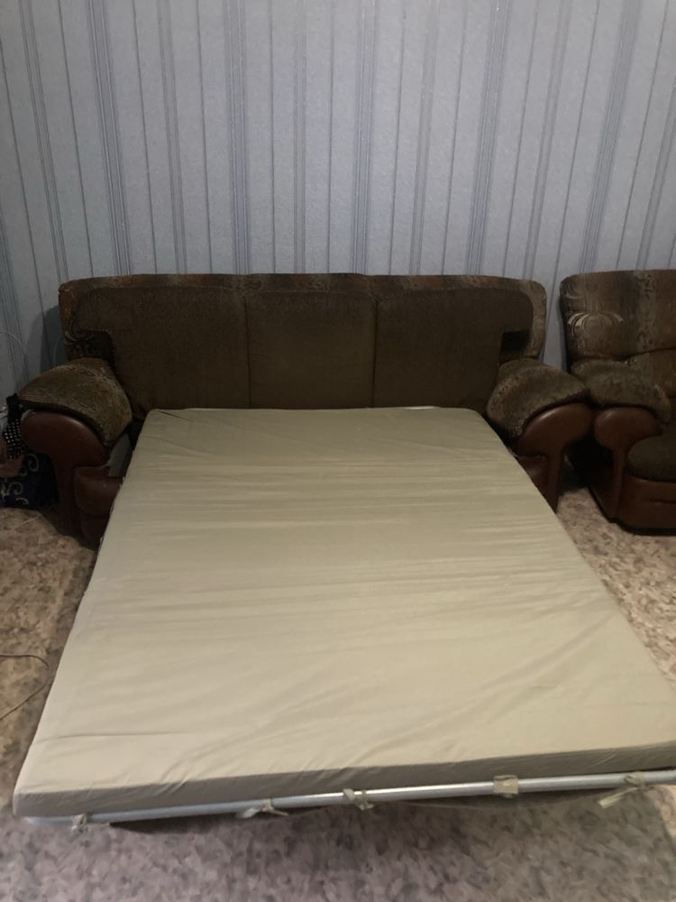 Диван1 кресло 2 в хорошем состаение