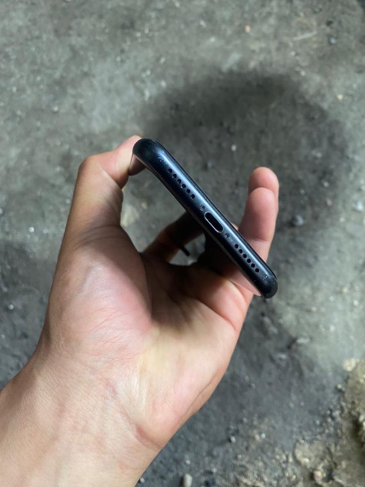 Iphone XR 128gb АКБ77%