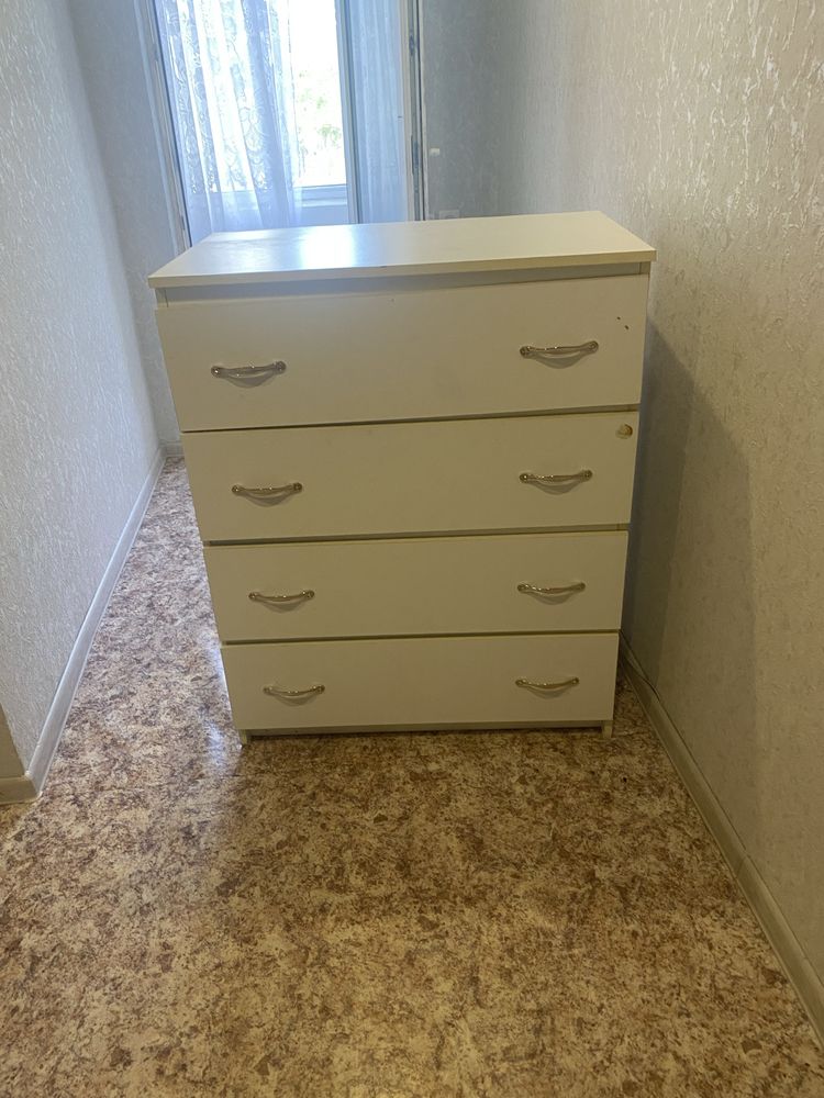 Продам тумбу цвет белый