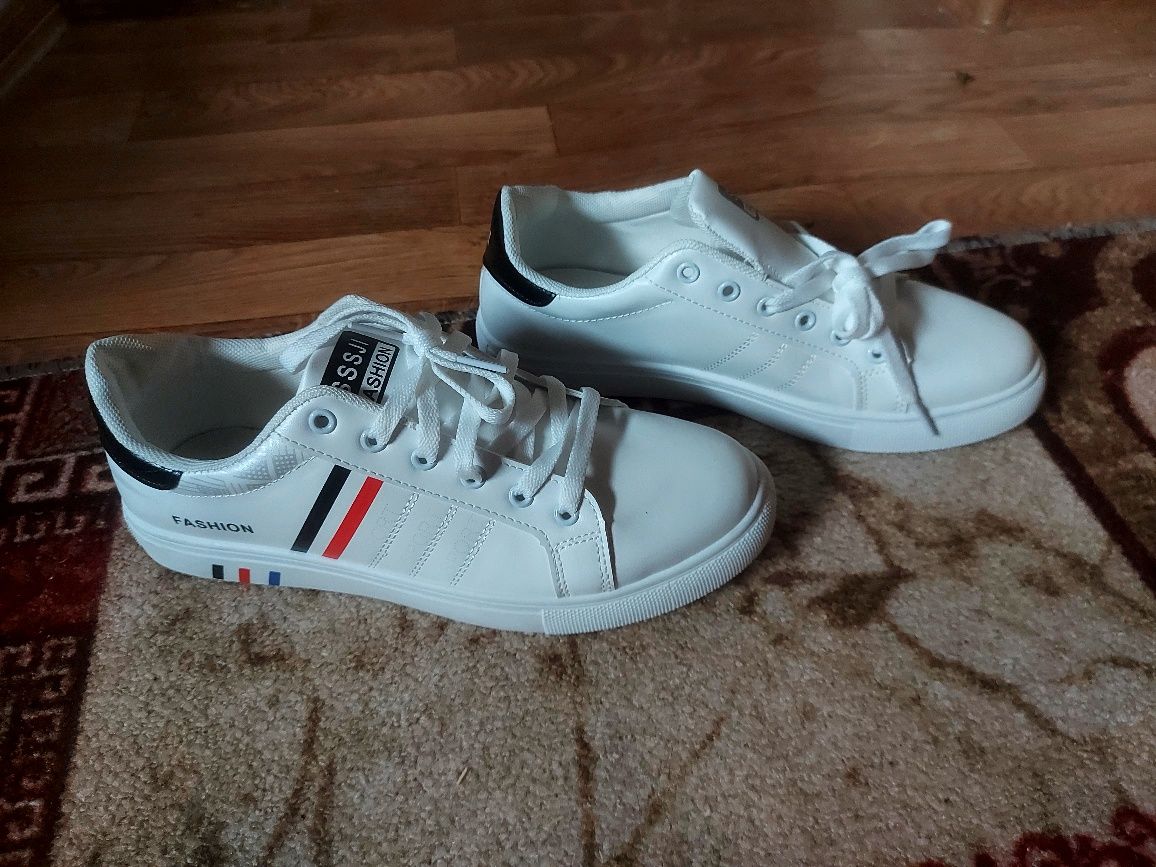Кросовки новые fashion