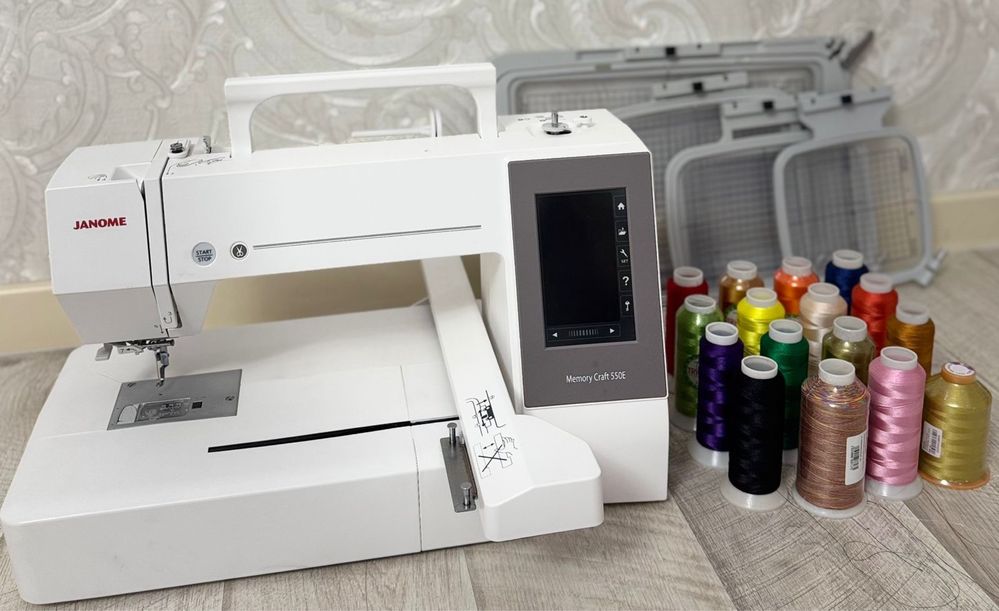 Продам вышивальную машинку Janome e 550