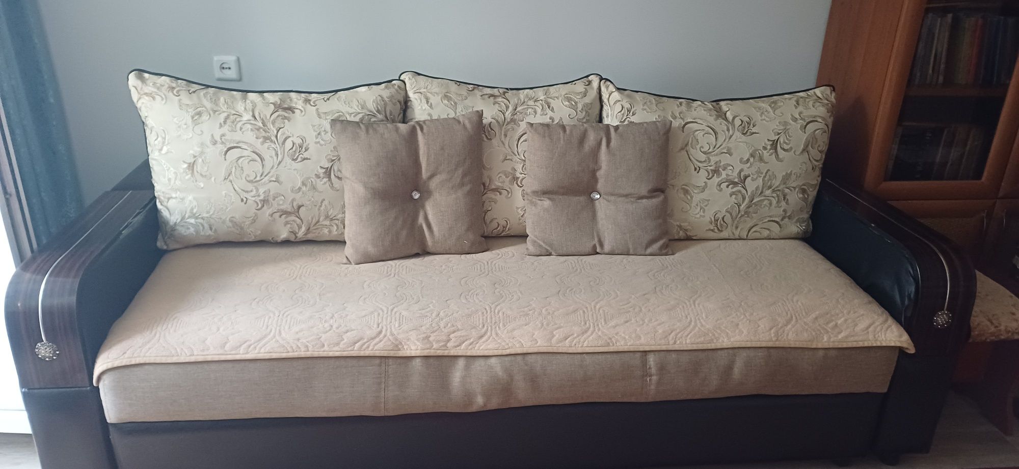 Продам диван с одним креслом