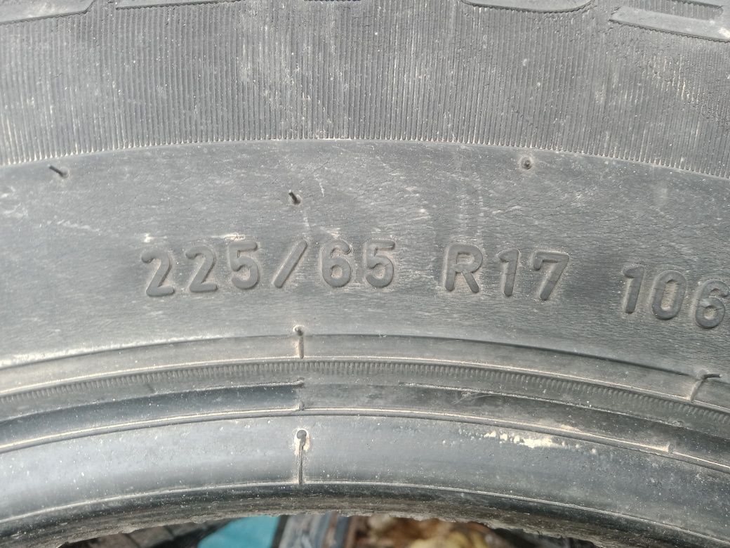 Продам шины покрышки колеса пара 225/65/17