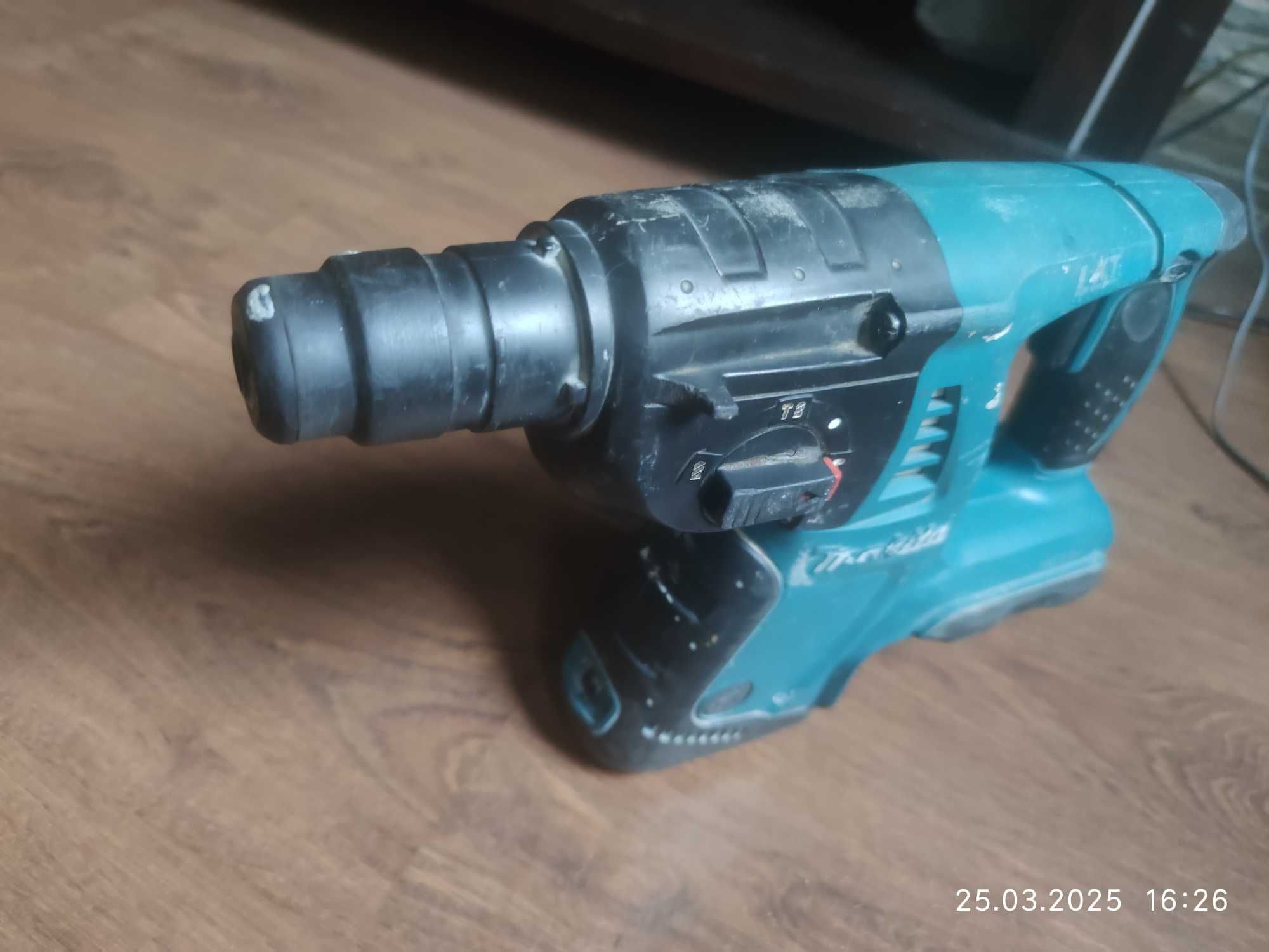Перфоратор аккумуляторный Makita