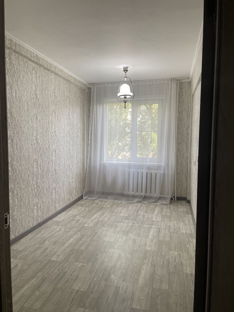 Продам 4-х комнатную кваритру район электротовары