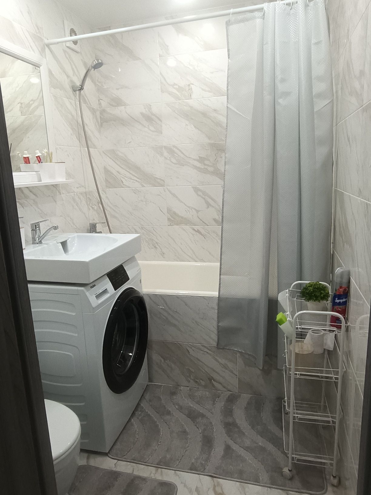 По суткам район площади