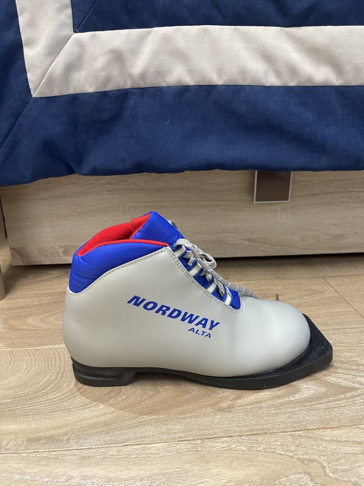 Nordway лыжные ботинки