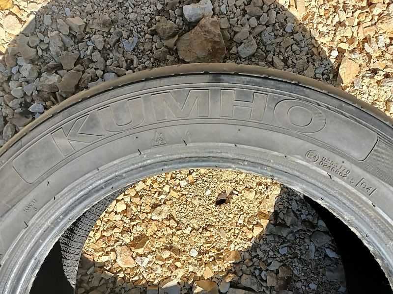 ОДНА шина 205/55 R16 - "Kumho I*Zen KW31" (Китай), зимняя.