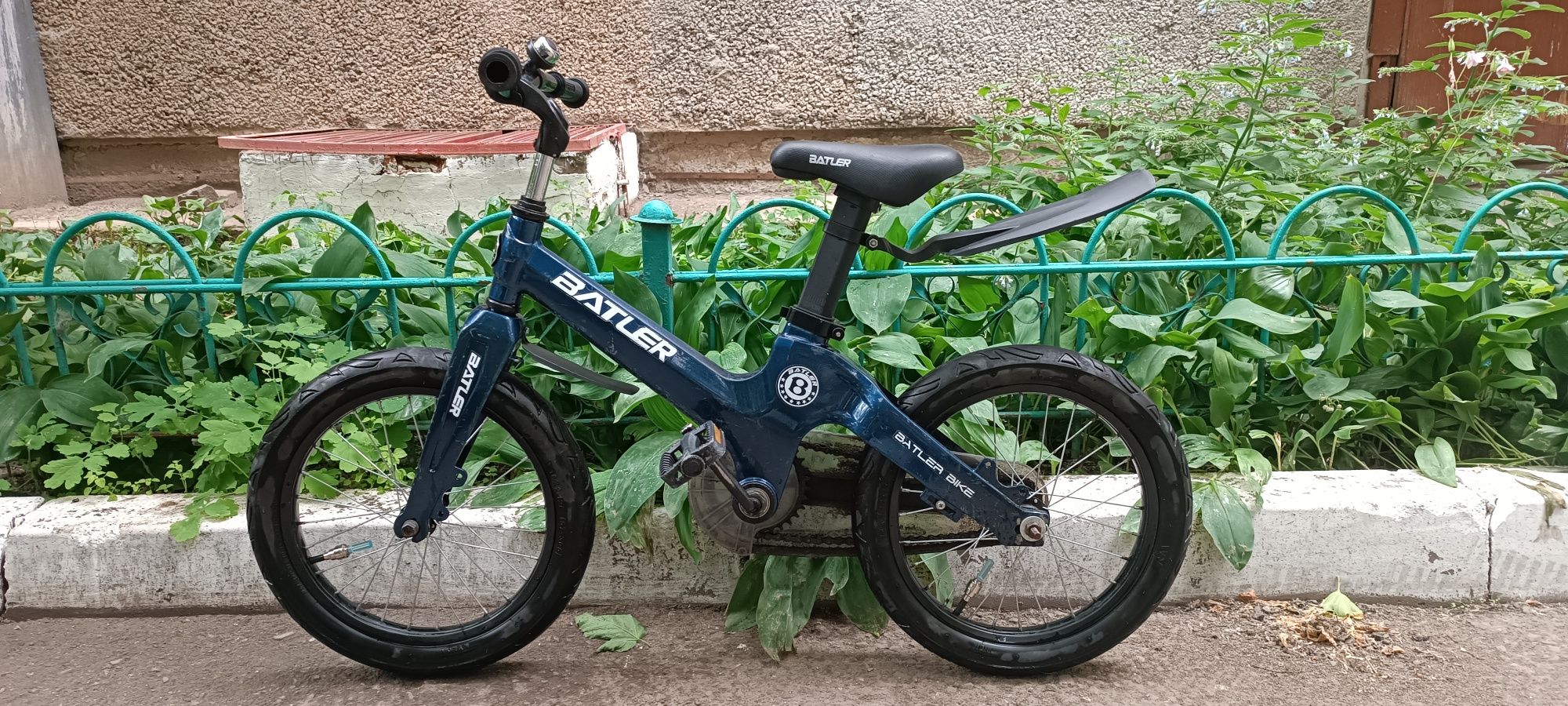 Продам легкий детский велосипед фирмы Batler