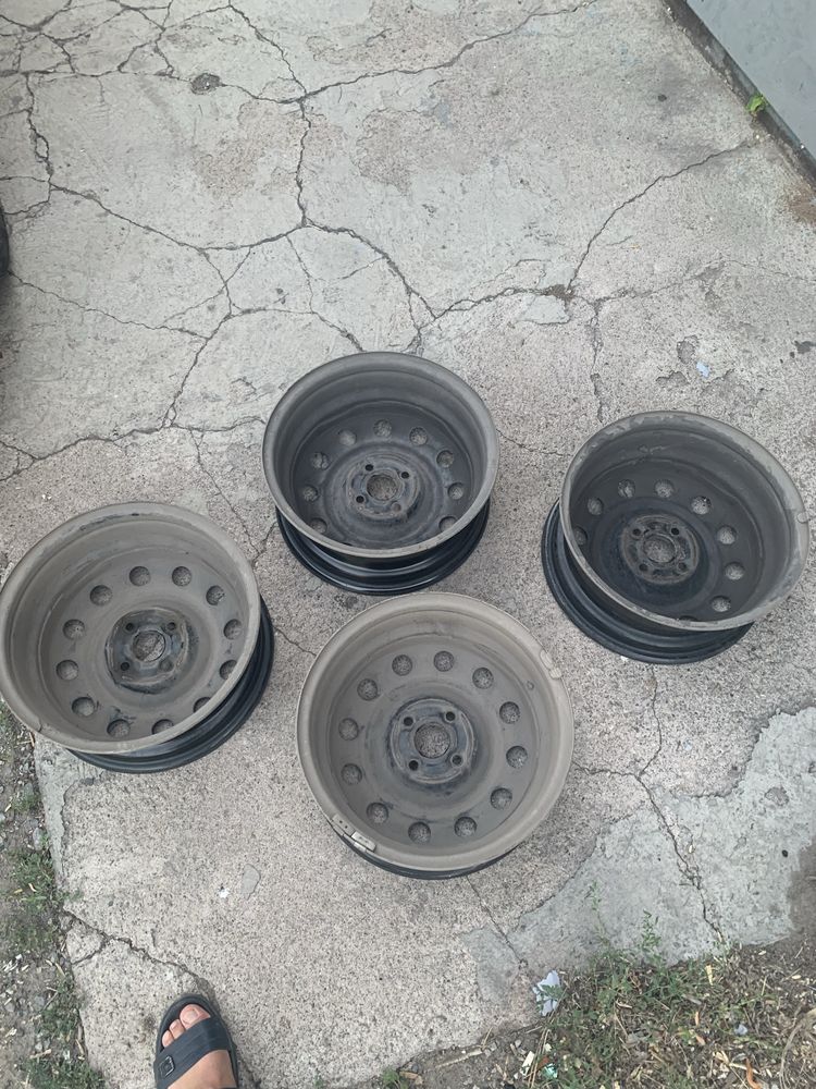 Диски R 15, в отличном состоянии, Hyundai