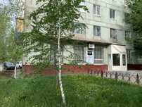 Помещение с потолками 3,4м и витражными окнами