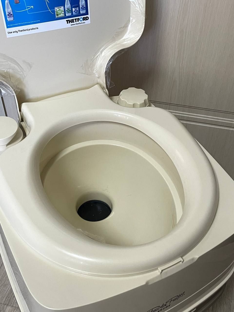 Практически новый биотуалет Thetford Porta Potti Qube 365