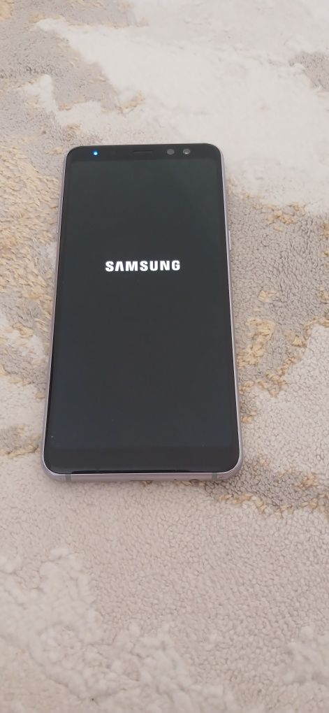 Самсунг галакси а8  Айфон 6s