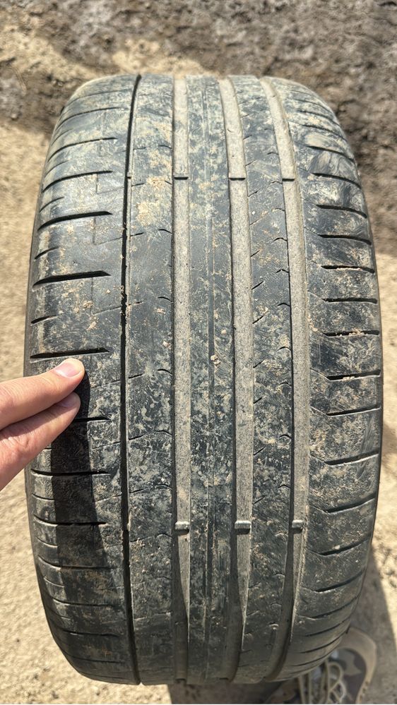 Продам резину (шину) 245/40 ZR18