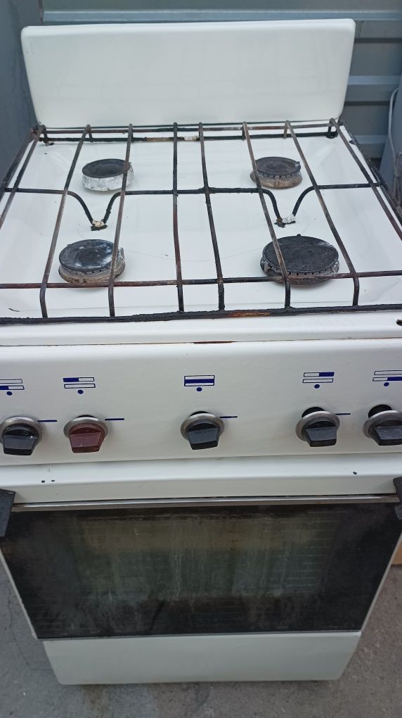 Продам газовую плиту