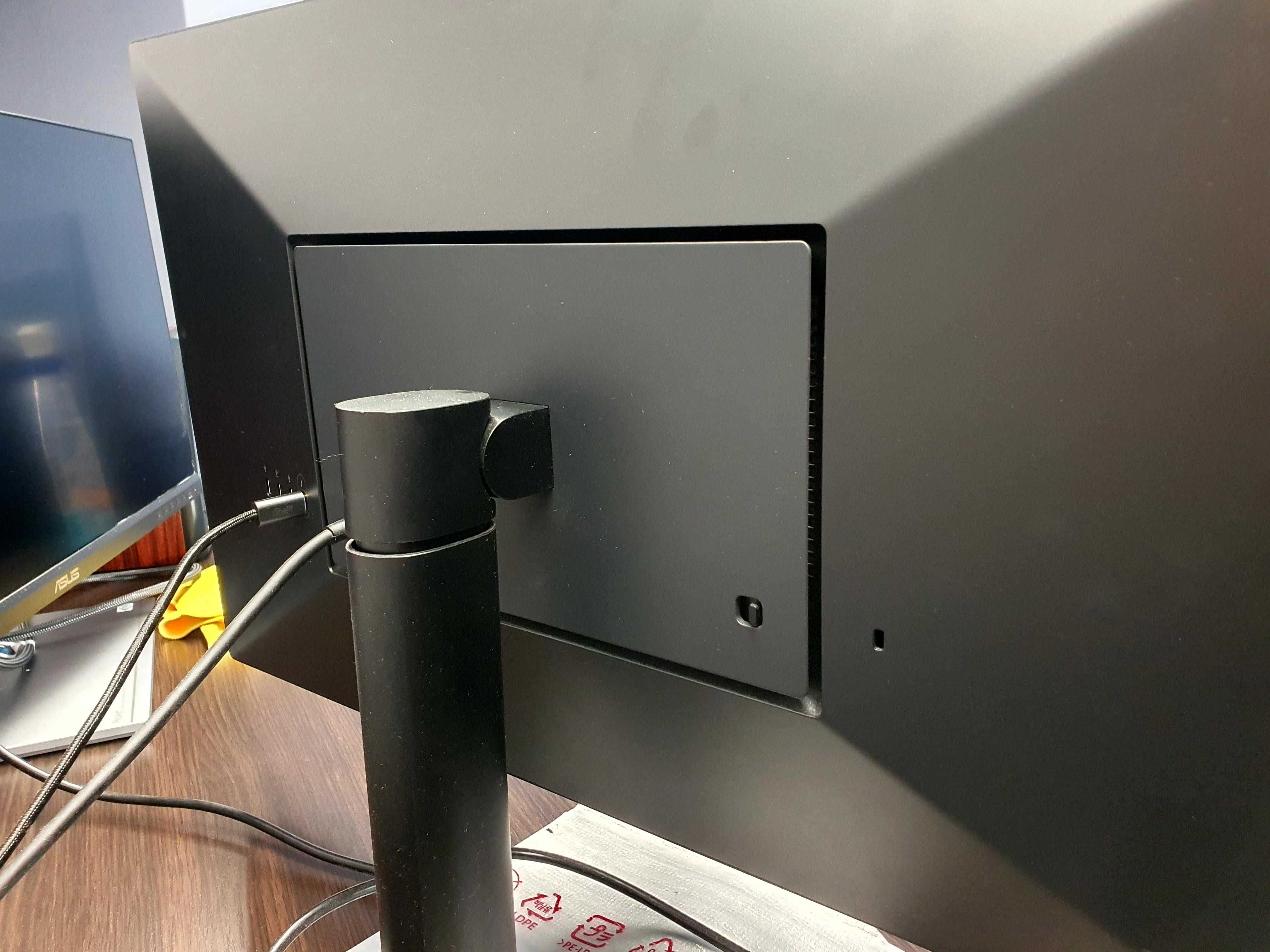Продам Монитор LG UltraFine 27MD5KL-B для Apple