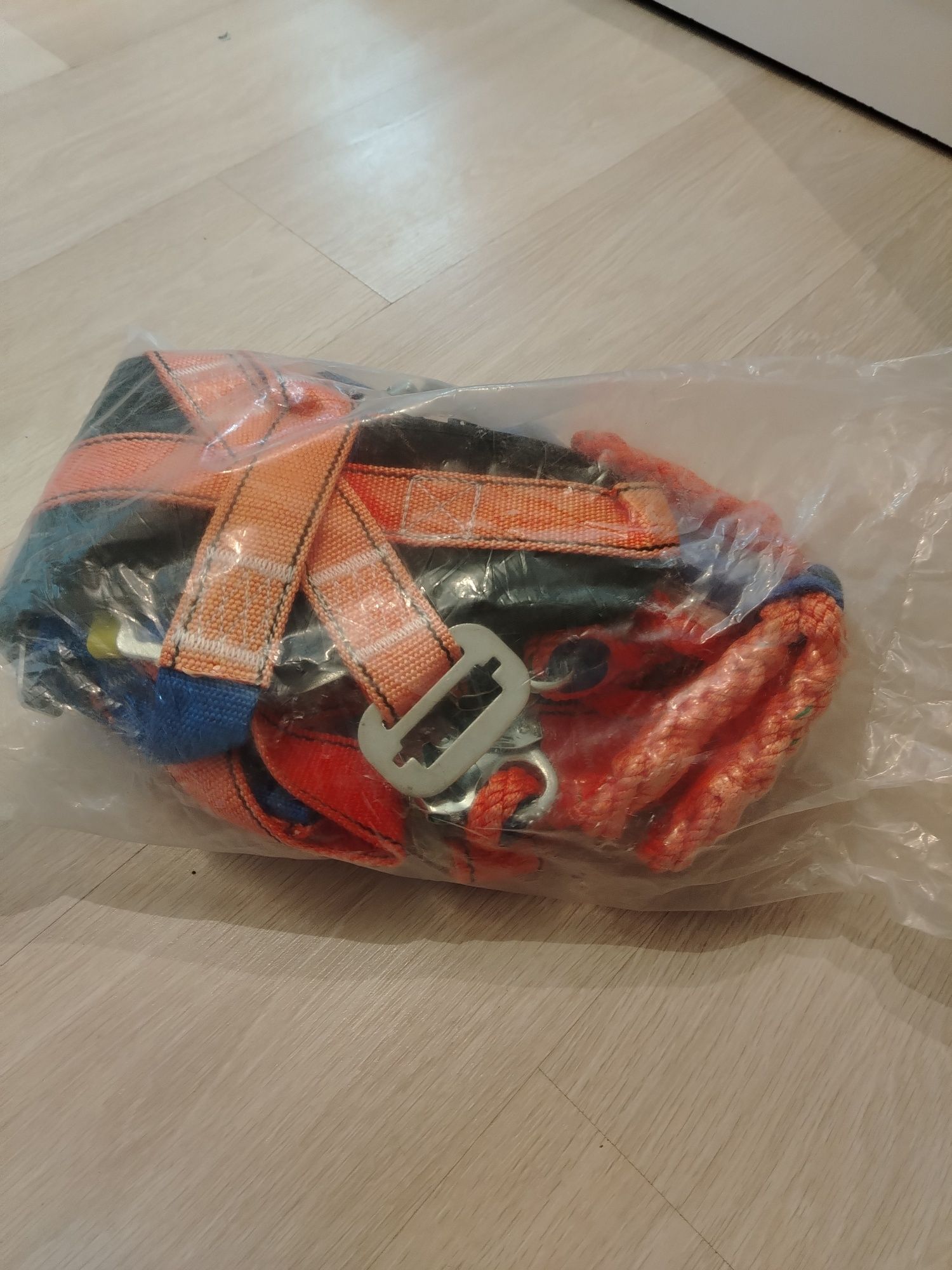 Продаются пояс новый