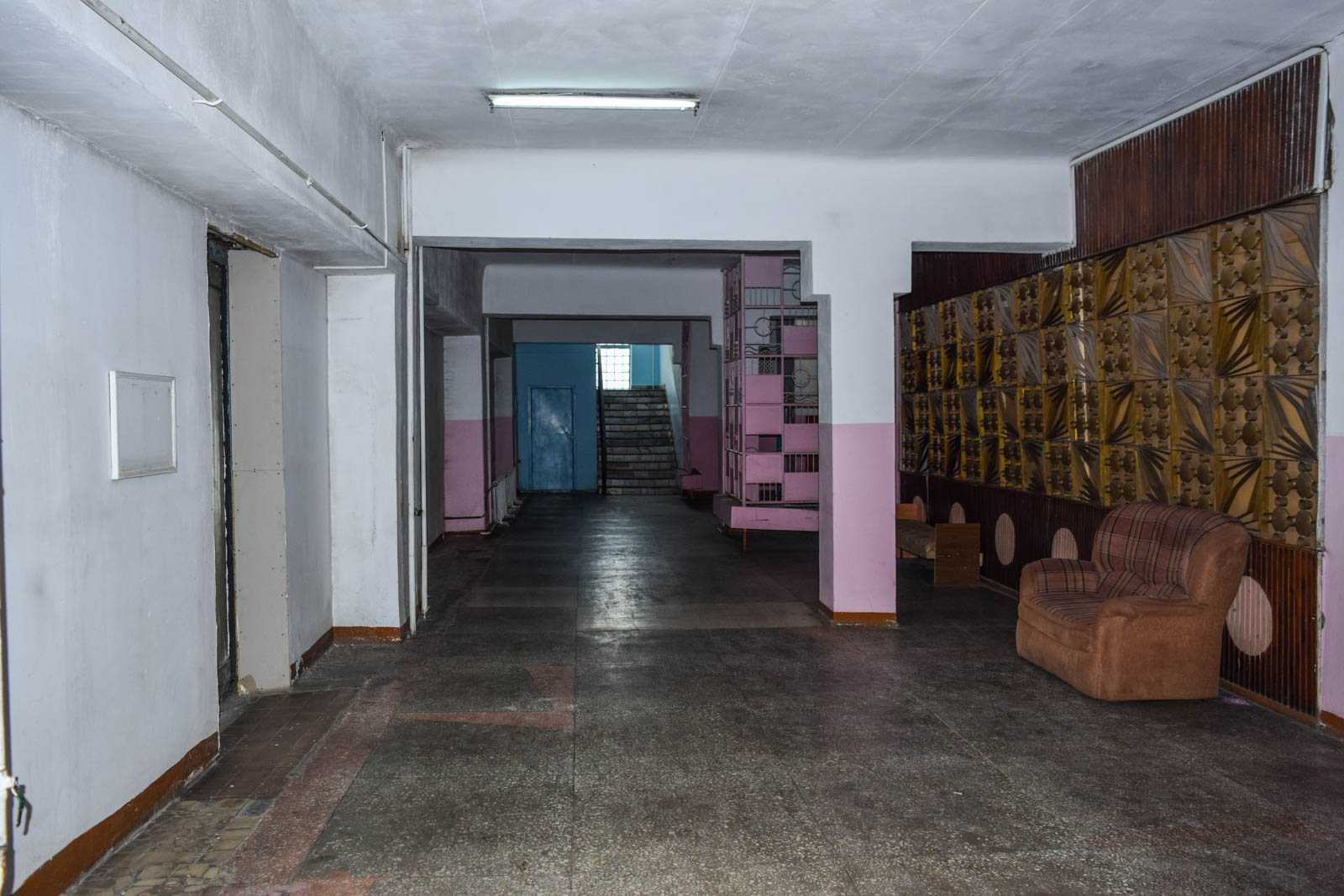Продажа трехэтажного кирпичного здания в районе нового ЦОТа.