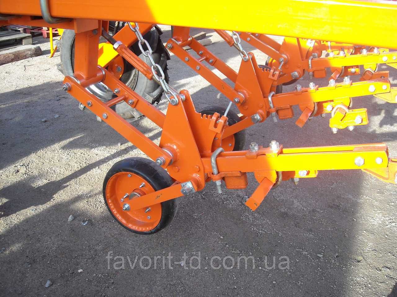 Культиватор междурядный КРН