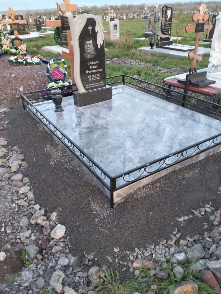 Ескерткiштер. Памятники