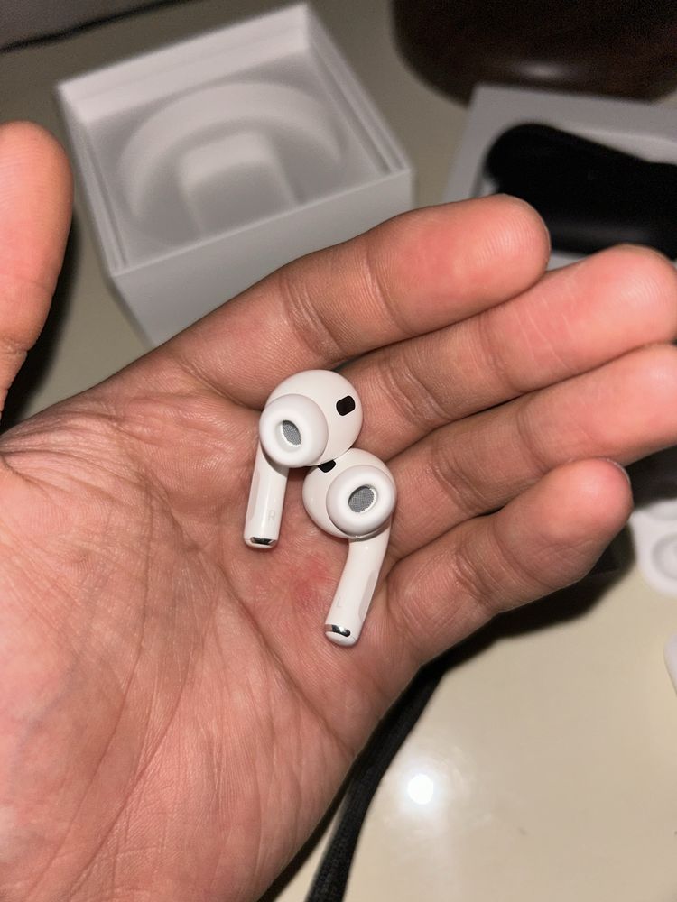 Apple AirPods Pro 2 (Lightning)