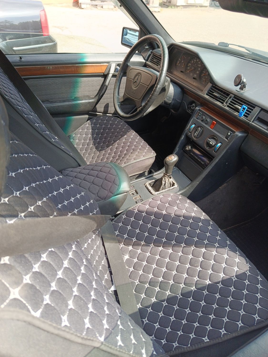 Мерс 124 продам,мотор м111