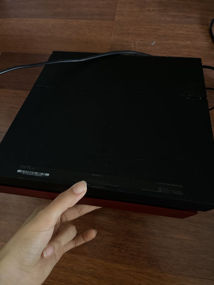 PS4    500GB коп колданылмаган. Ватцапка жазамыз!