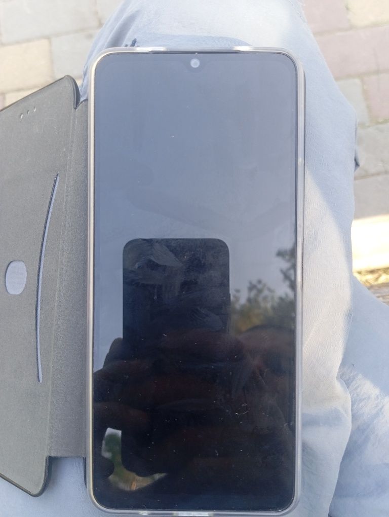 Продам телефон Poco c61