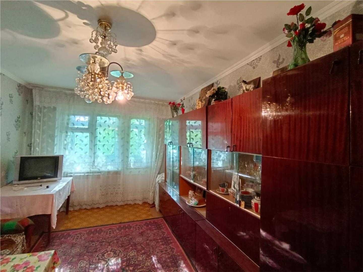 Продаю 2 комнатную квартиру в 22 микрорайоне.