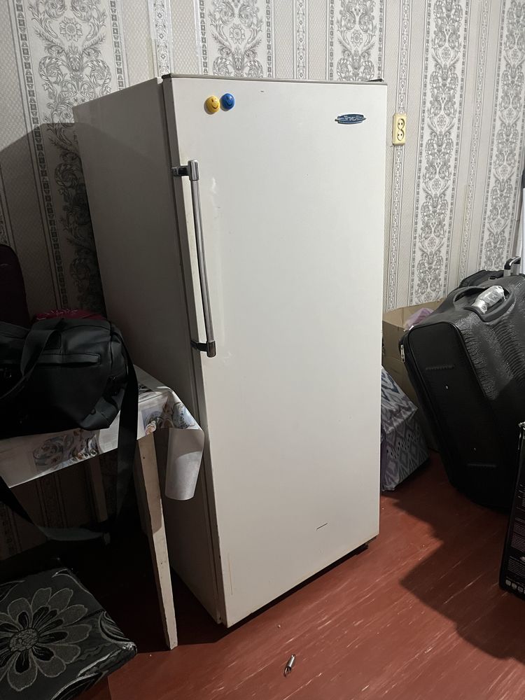 Шкаф, кровать бесплатно