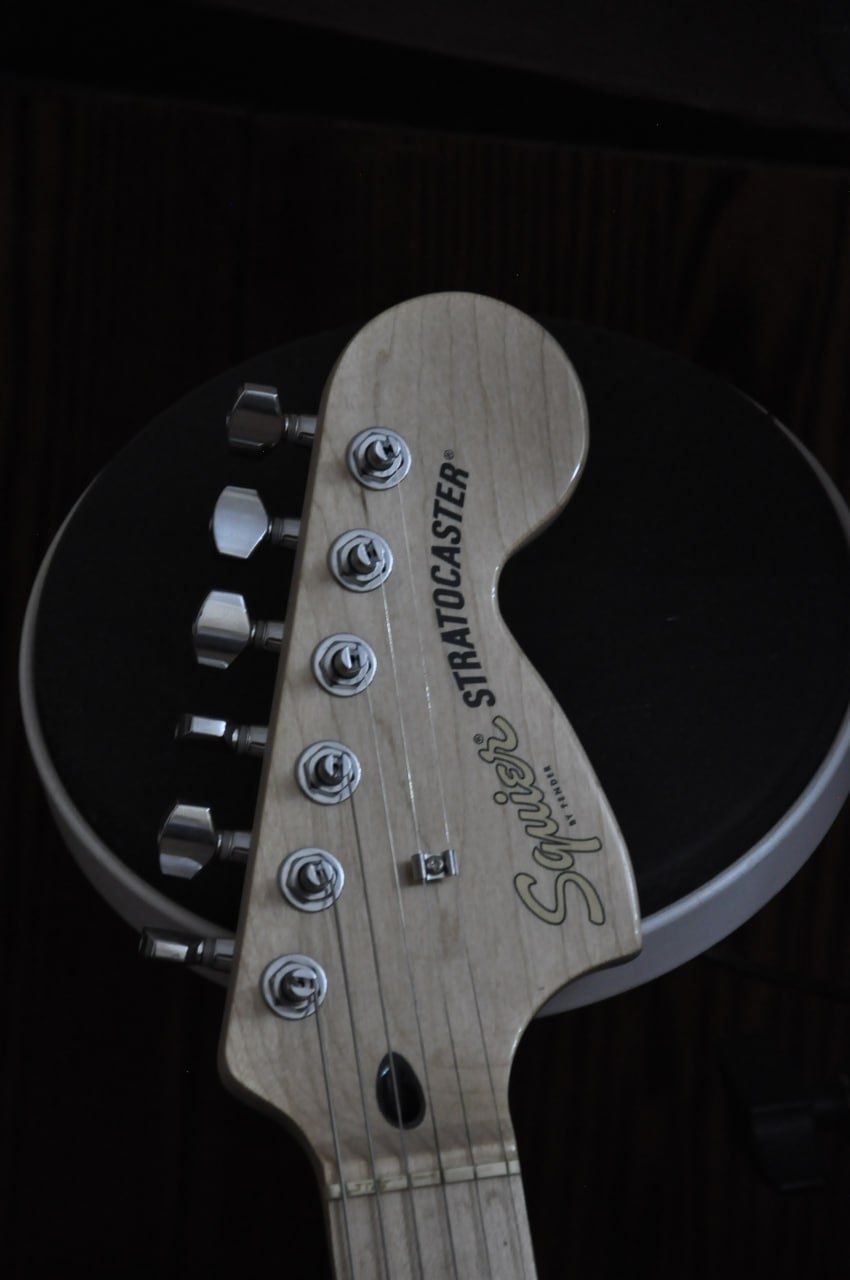 Электрогитара Fender Stratocaster
