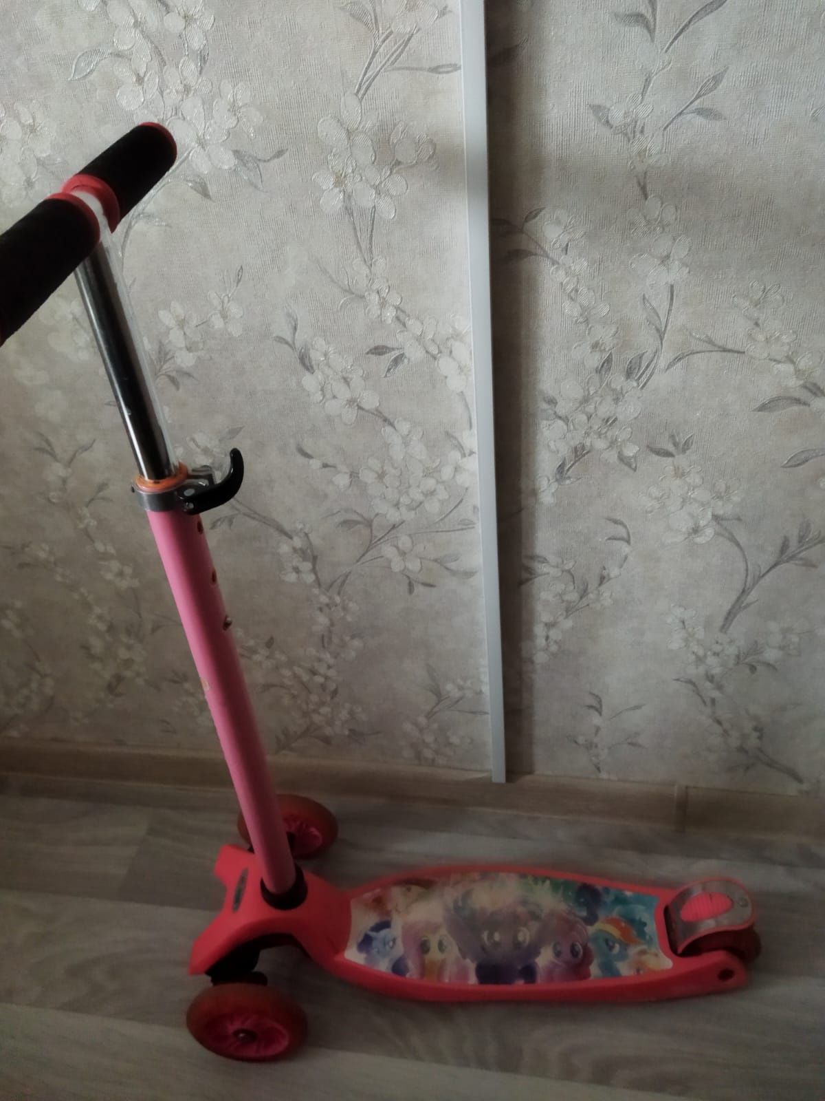 Продам самокат детский