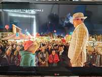 Телевизор LG в хорошем состоянии.