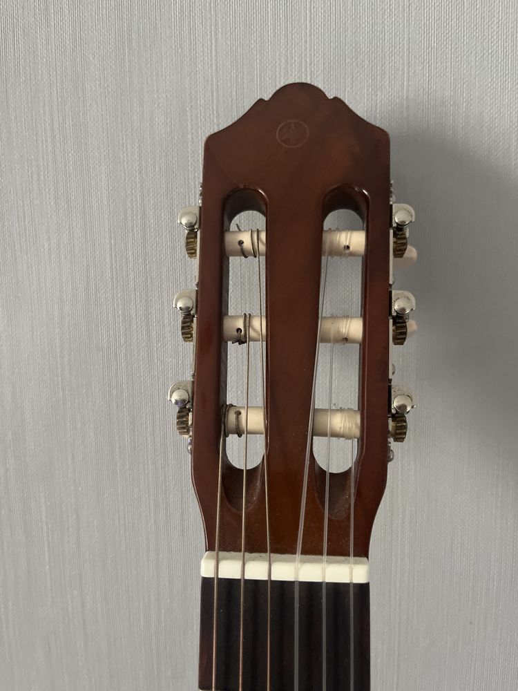 Yamaha c40 классическая гитара