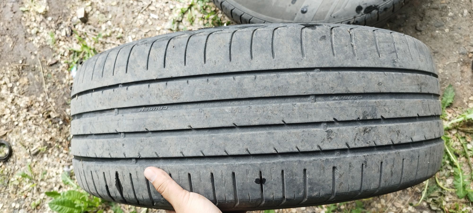 Продам шины 235-60R18 kumho 2 шт.