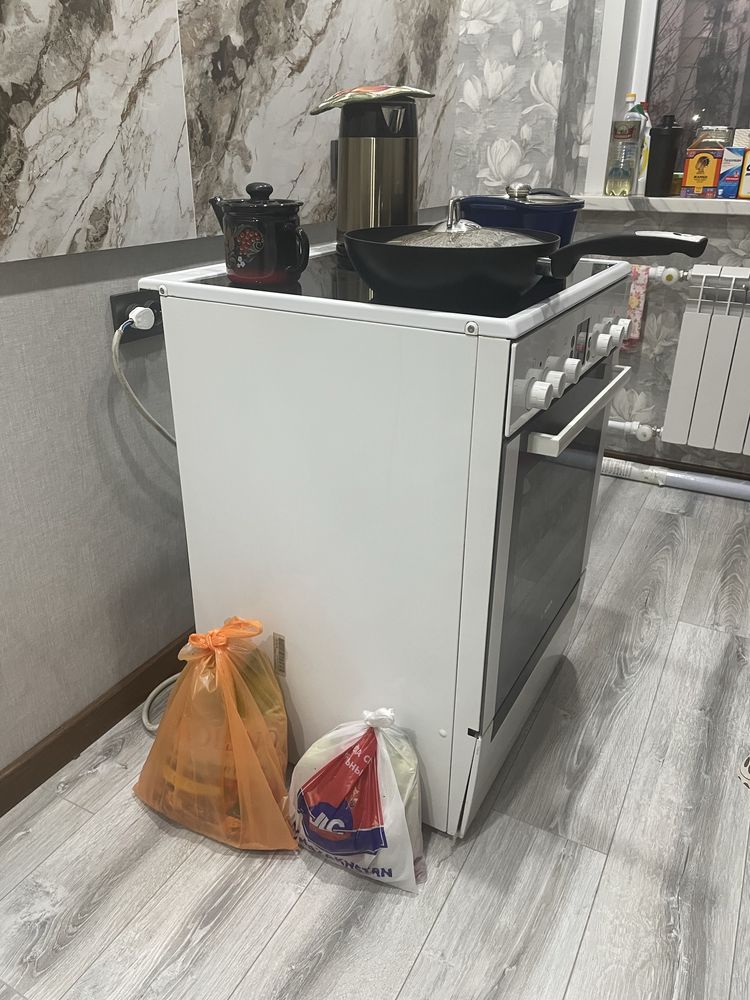 электричиская плита с духовкой и грилем